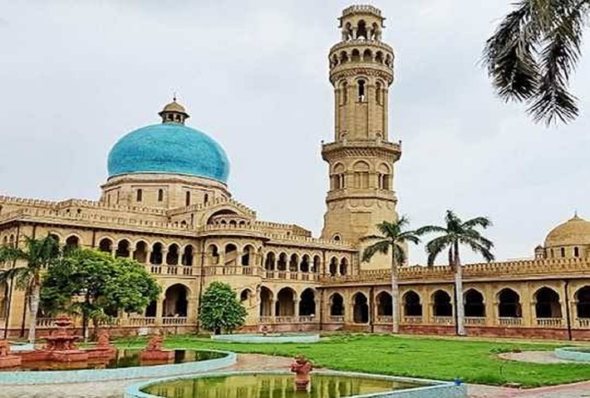Allahabad University: Head of Department of Philosophy Prof. Gopal Sahu resigns