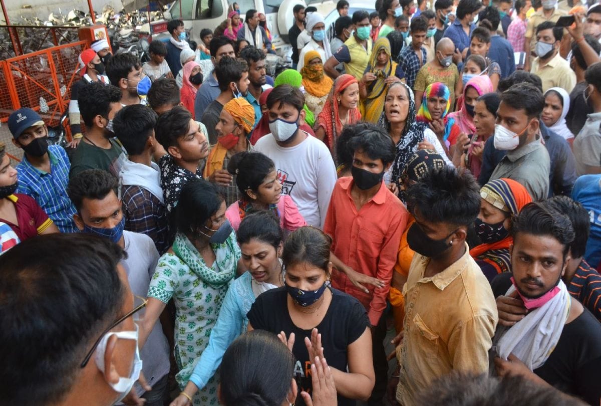 family members create ruckus at police station after property dealer death in agra
