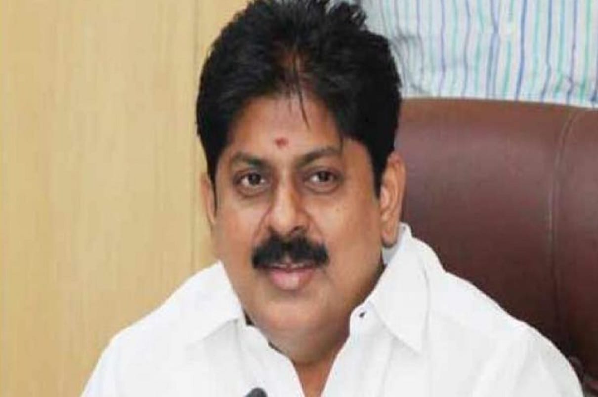 Rape charges filed against in mahila thana chennai former aiadmk minister maniknandan
