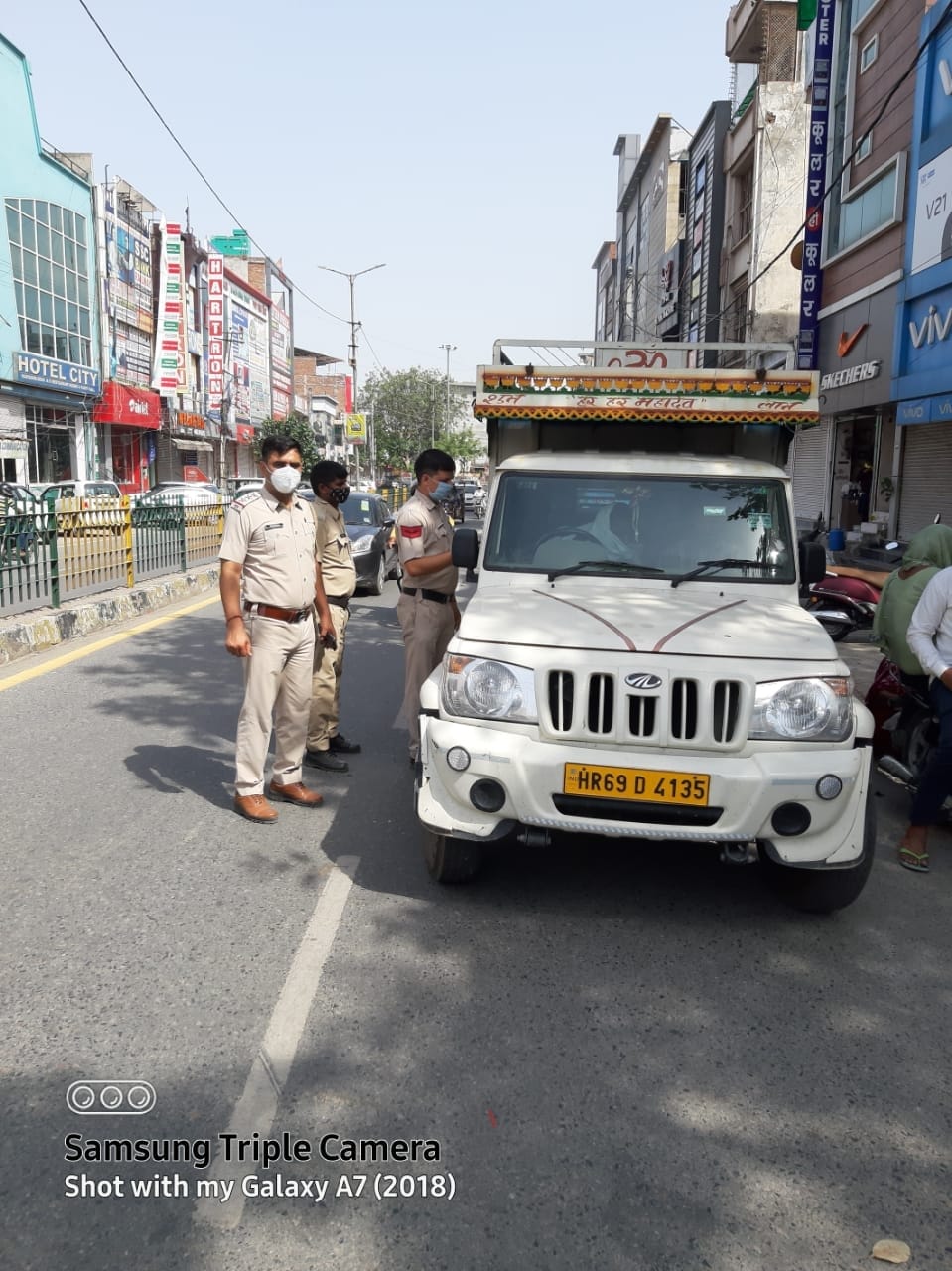 Challans of 276 drivers who went out without reason in lockdown