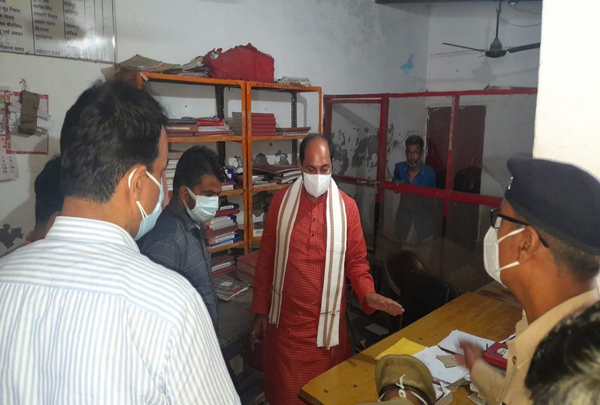 Minister Upendra Tiwari reached police station for a sudden inspection and caught negligence there was a stir after his visit