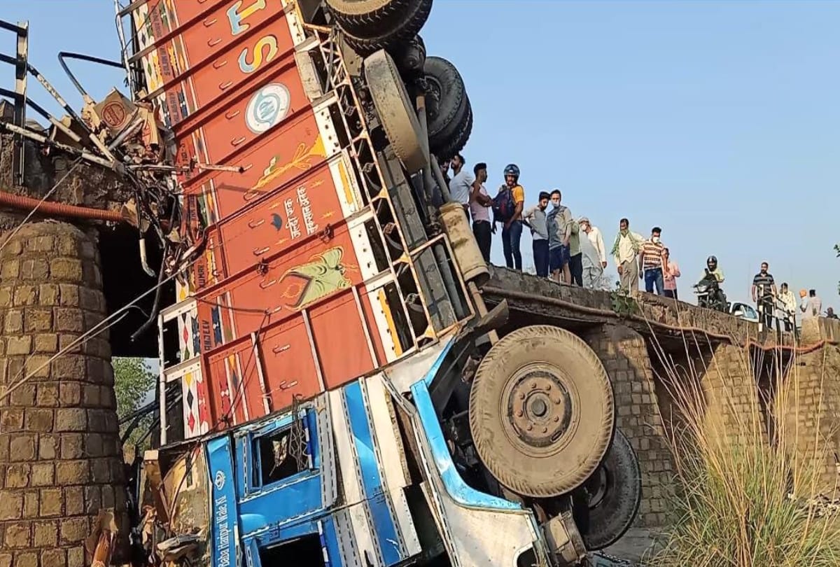 Truck fell from bridge into khadd river, two including driver died, two injured