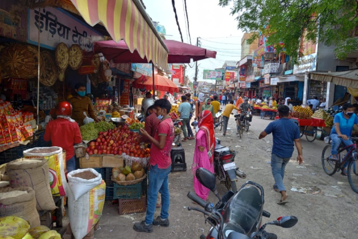Unlock in UP: first day markets open in Bijnor and Baghpat city and people is shopping and see photos