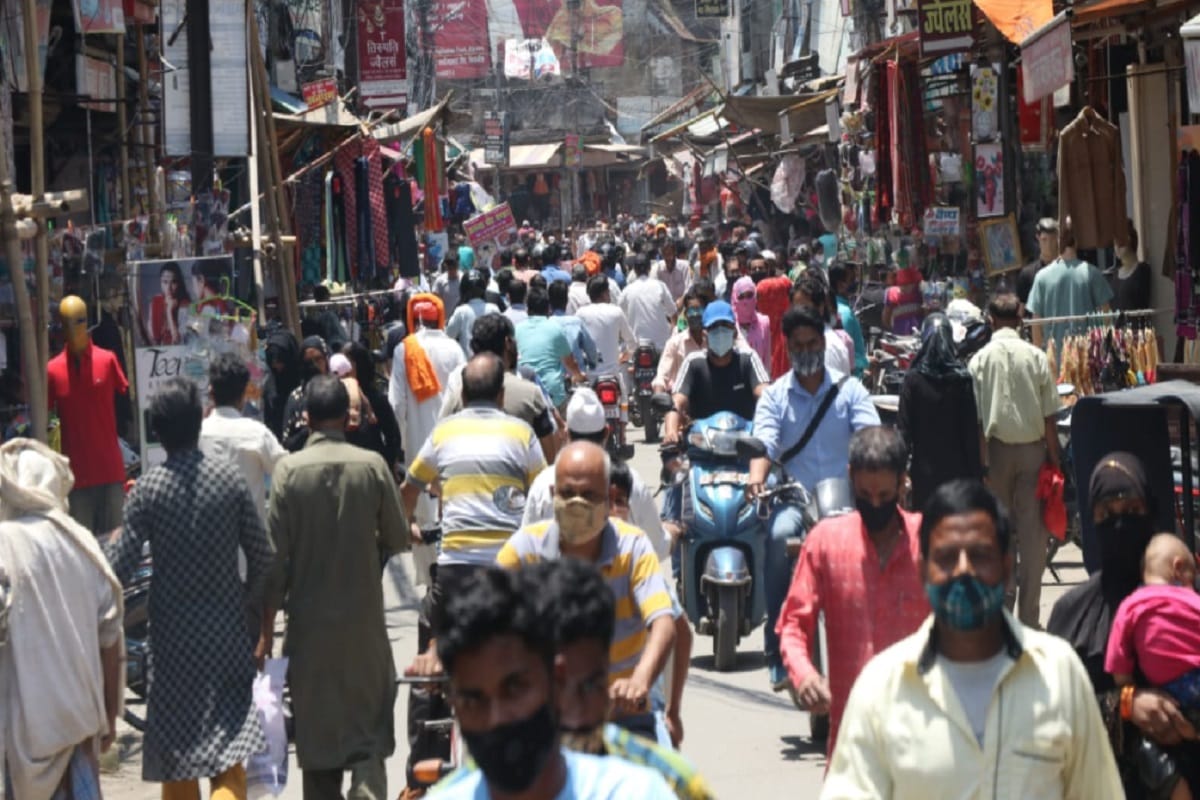 Unlock in UP: first day markets open in Bijnor and Baghpat city and people is shopping and see photos