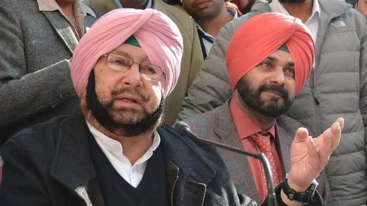Navjot Singh Sidhu targets Captain Amarinder Singh