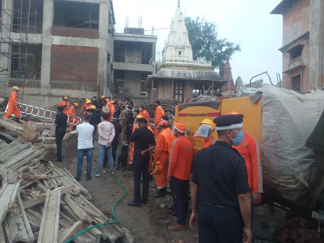 Dilapidated House Collapses In Kashi Vishwanath Corridor pm narendra modi called varanasi commissioner see pics of tragedy