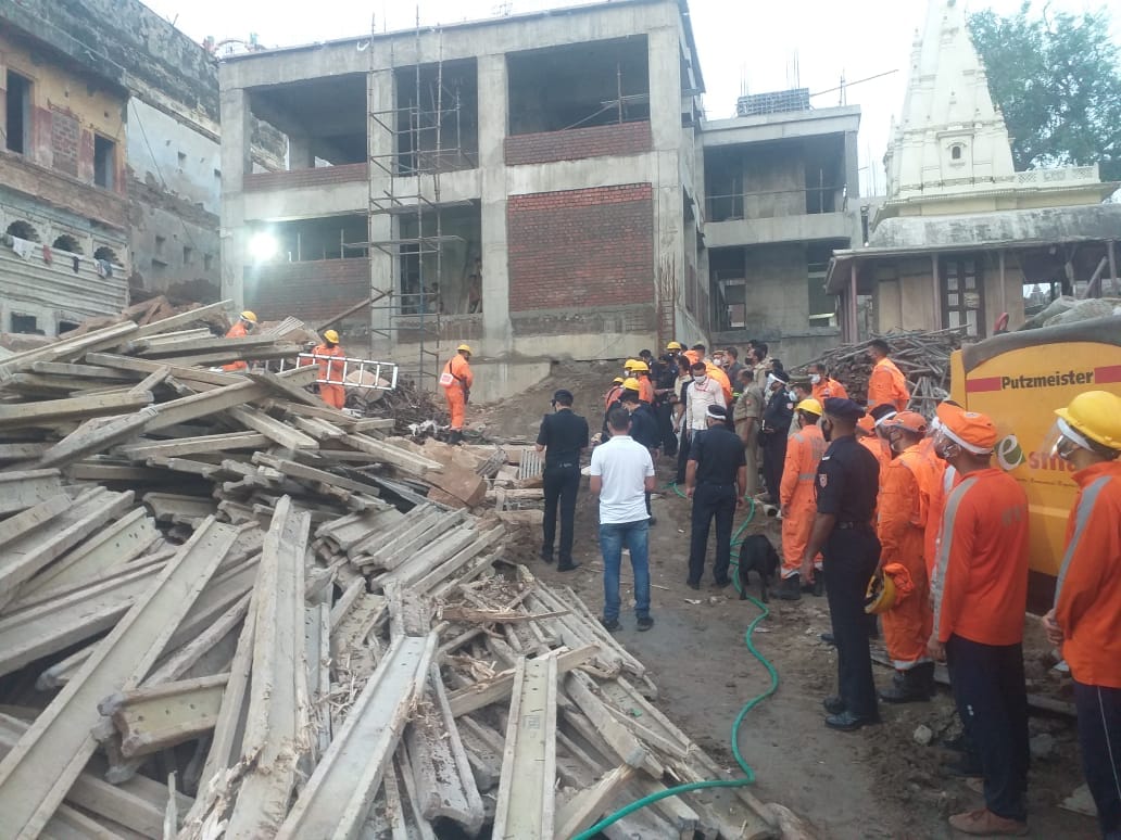 Dilapidated House Collapses In Kashi Vishwanath Corridor pm narendra modi called varanasi commissioner see pics of tragedy