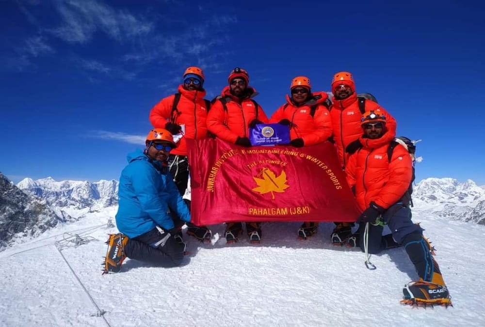 Uttarakhand news: Nim and Jim Team Climbed Everest mountain Together