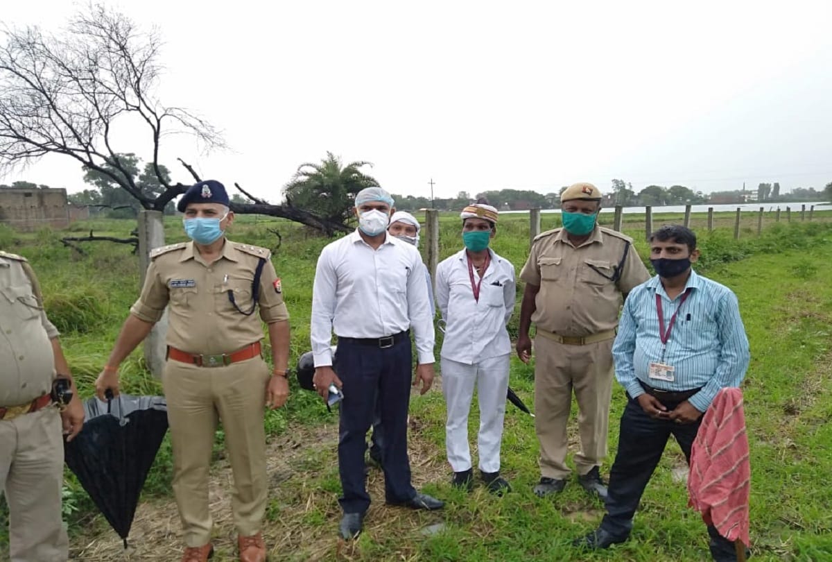Top 10 Mafia Pradeep Singh criminal of gorakhpur property worth 12 crore seized