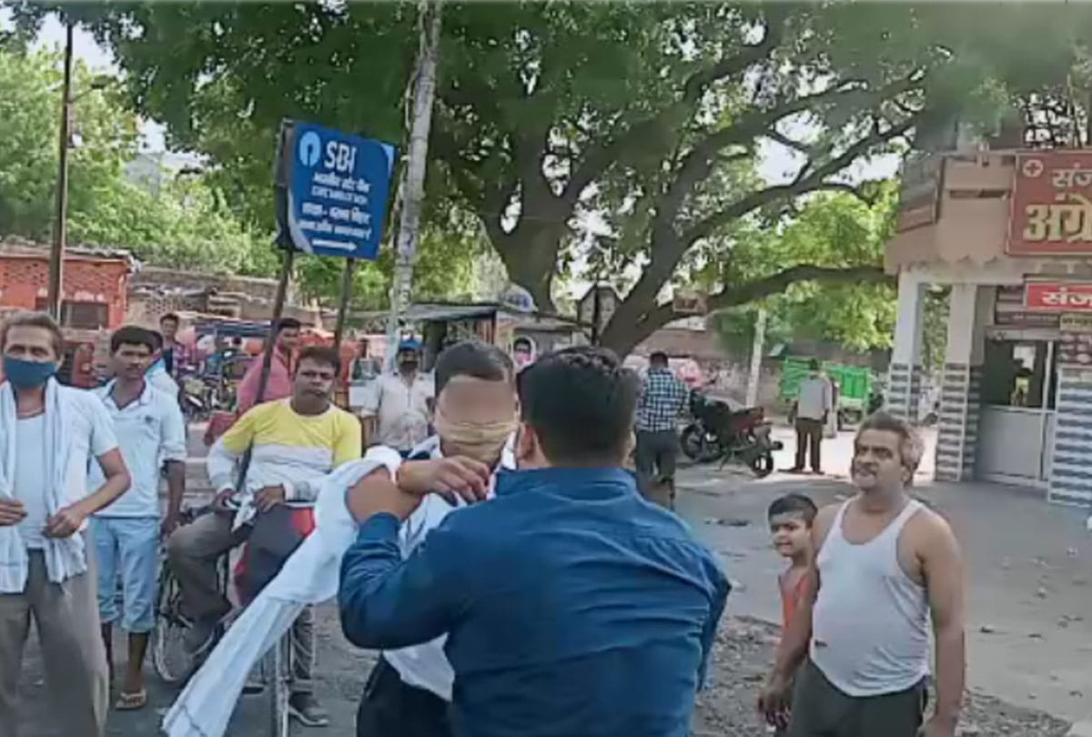 traffic constable, bike riders beaten brutally