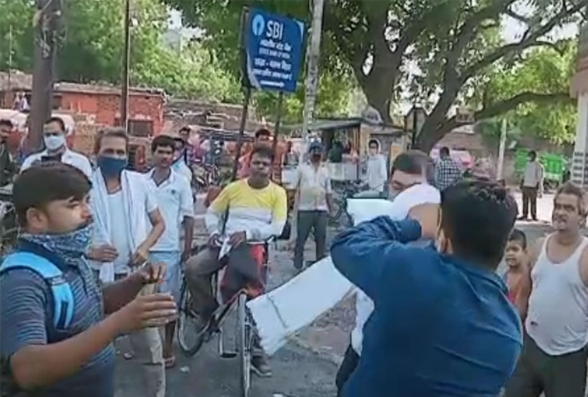 traffic constable, bike riders beaten brutally