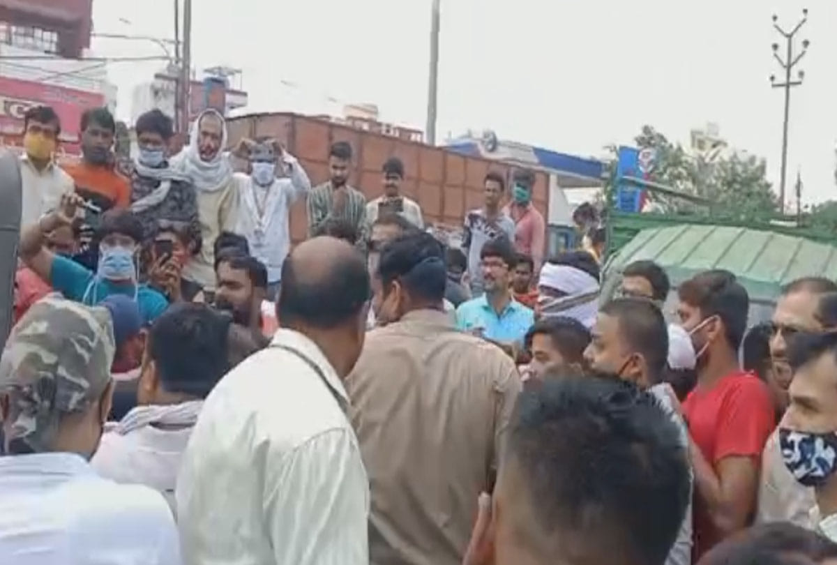 Dispute between BJP worker and police in Kanpur up