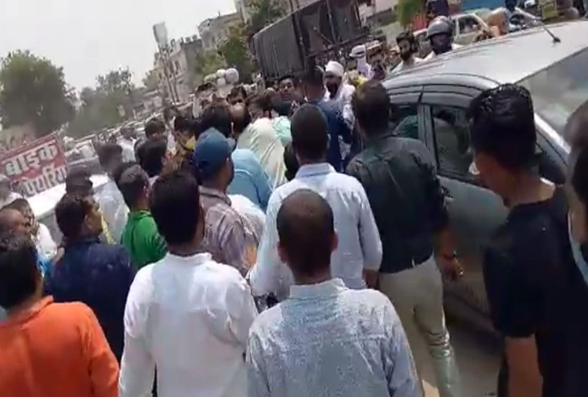Dispute between BJP worker and police in Kanpur up
