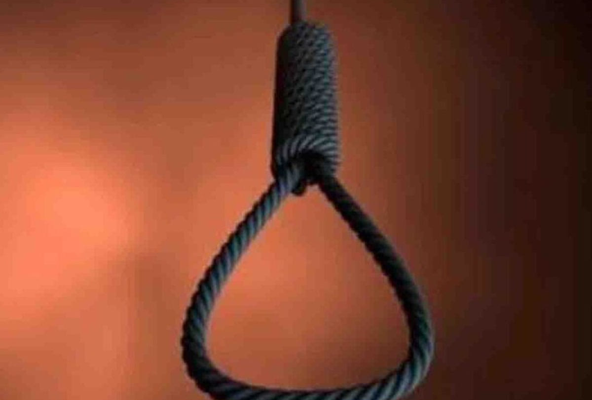 teenager commits suicide in kanpur
