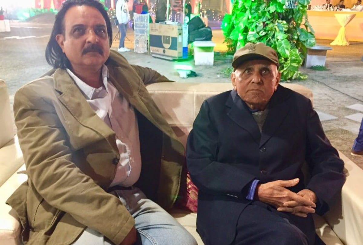 Director Ashwini Chaudhary father Daulat Ram Chaudhary passed away