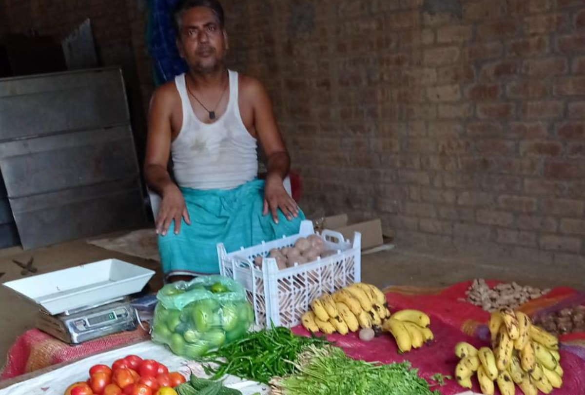 Twenty thousand weavers families unemployed due to lockdown in Corona epidemic at gorakhpur
