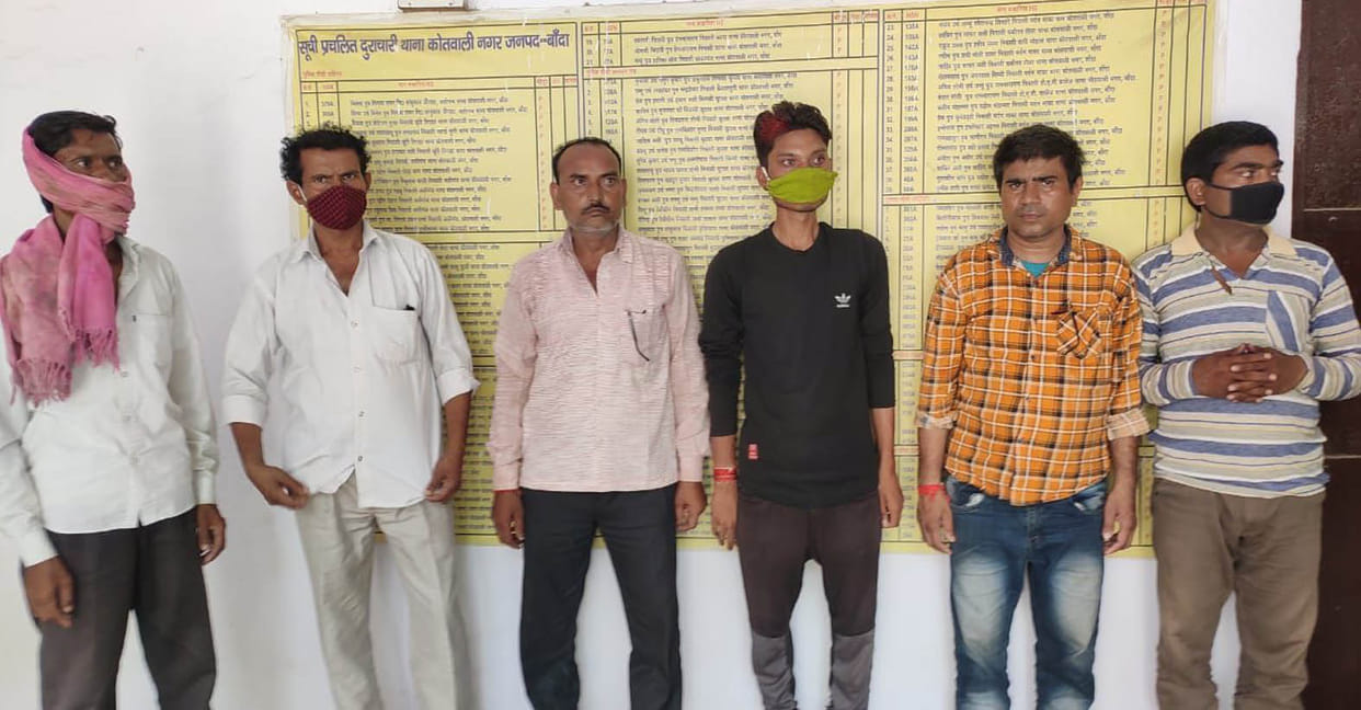 Eight gamblers caught from Tindwara village