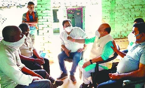 'The fraternity threw a feast but did not vote... Bored with my society.. I will change religion'