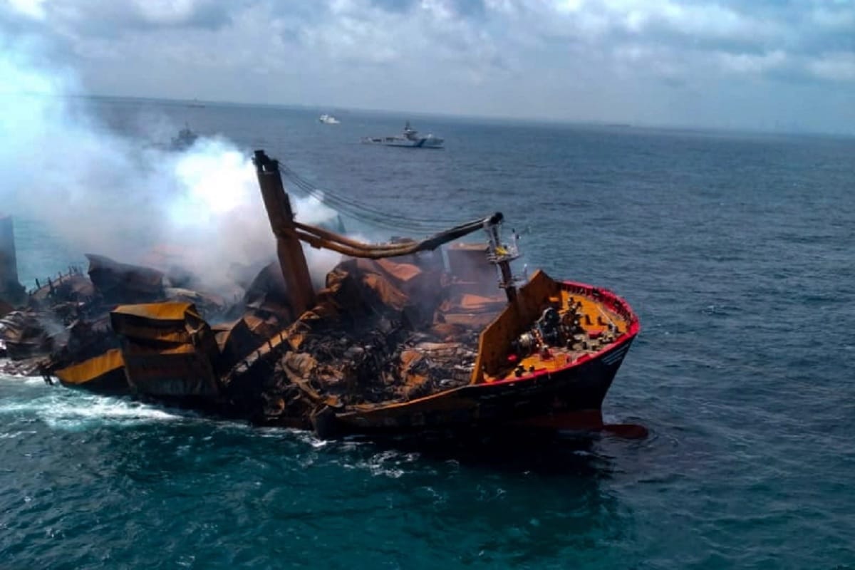 Sri Lanka Navy is using all resources to stop the oil spill from the burnt vessel