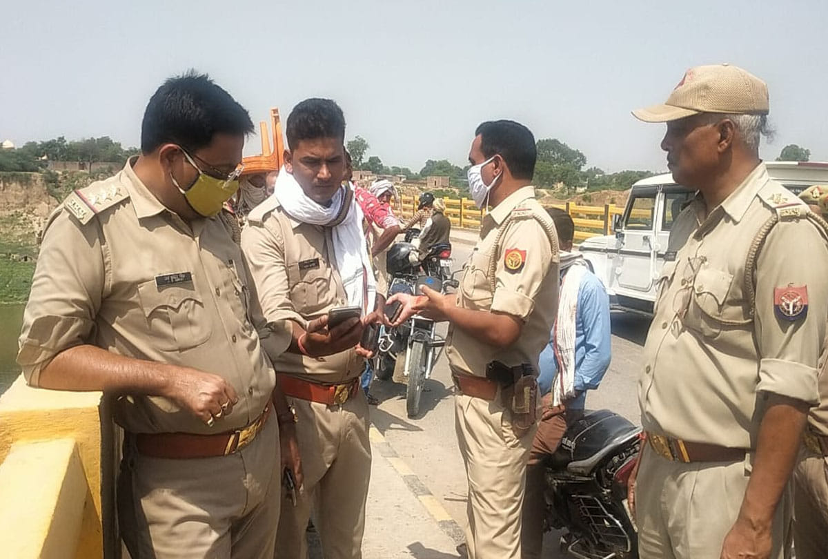 youth committed suicide in chitrakoot, Yamuna River