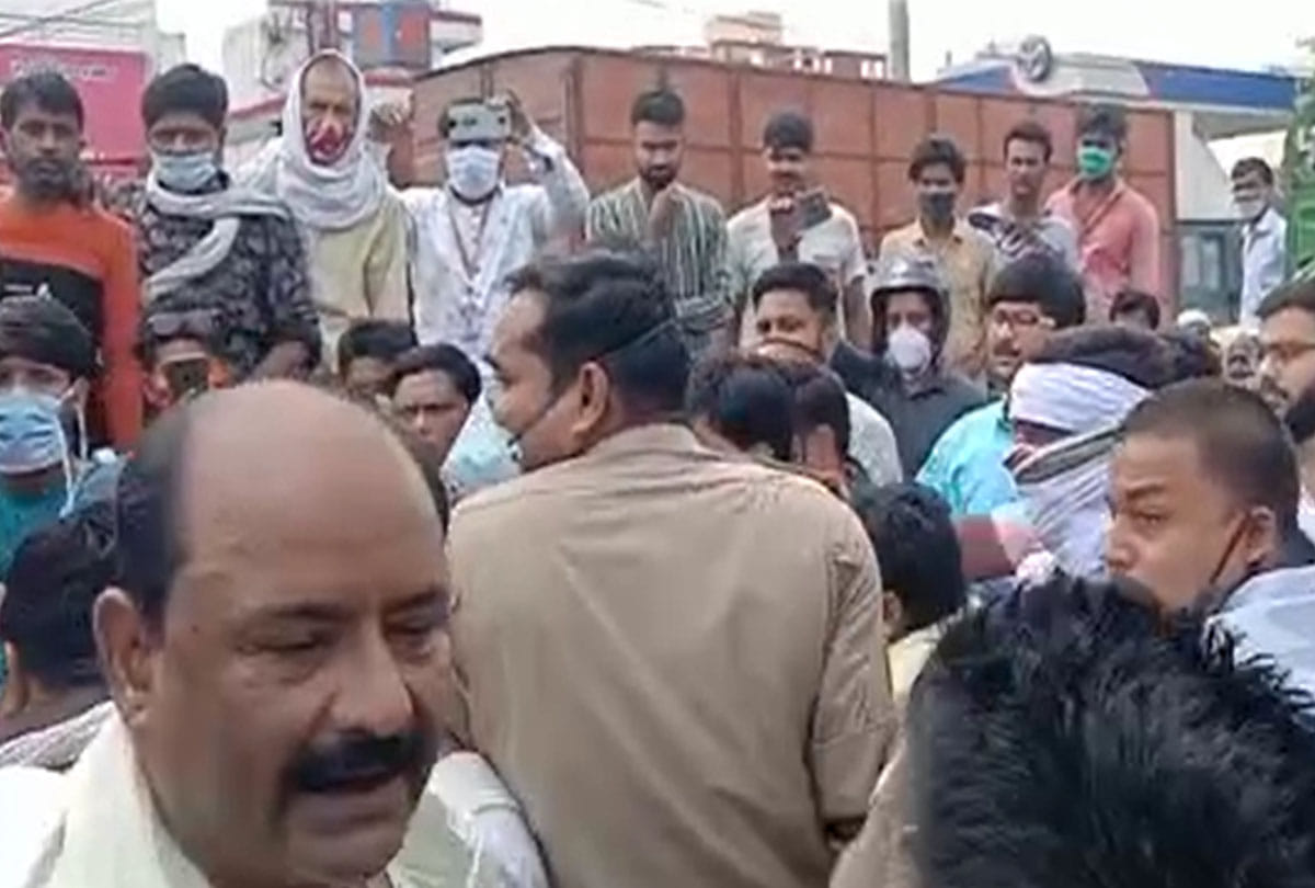 The case of freeing history sheeter from police: BJP kept chanting Narayan-Narayan by forgetting ethics