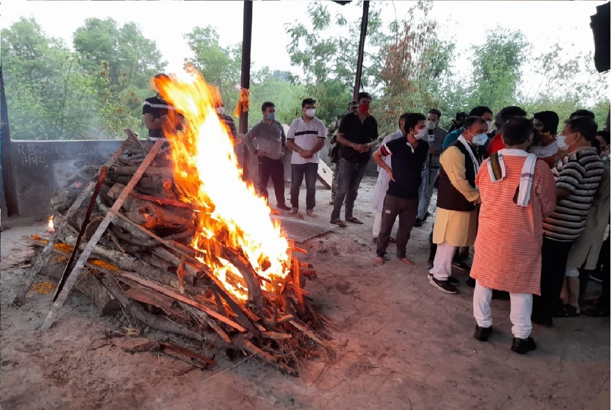 BJP Leader Rakesh Pandita by shot dead Terrorists in Tral of pulwama