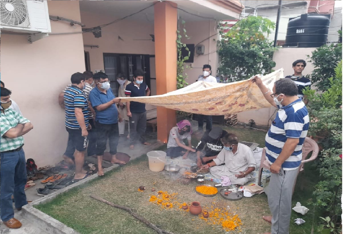 BJP Leader Rakesh Pandita by shot dead Terrorists in Tral of pulwama