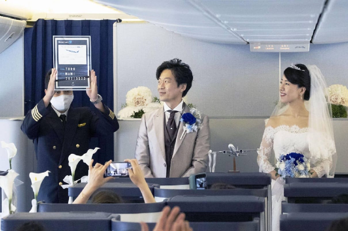 Japan Airlines converts planes into marriage halls