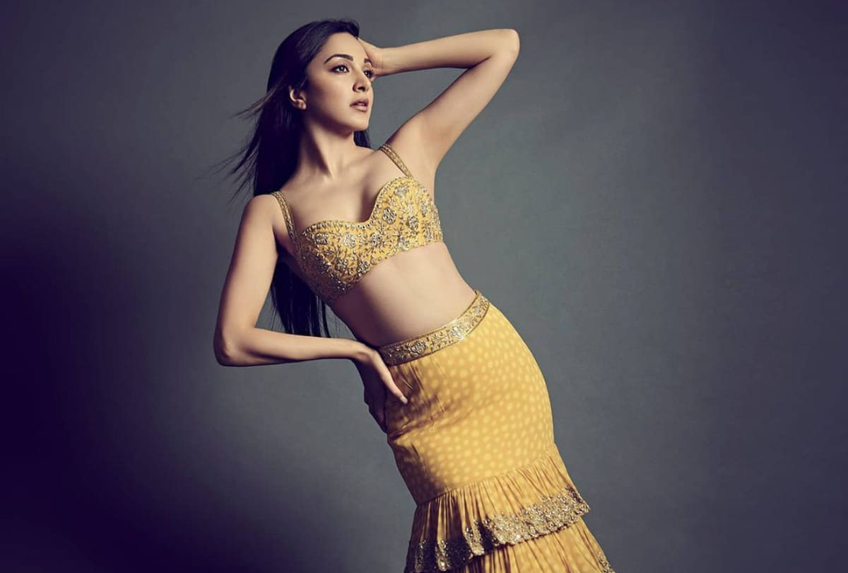 Kiara Advani Poses Topless For Dabboo Ratnani Again Alia Bhatt Comment Goes Wowza