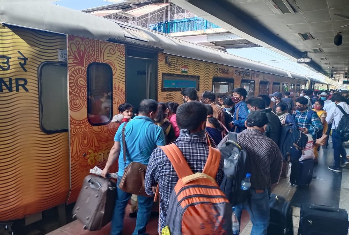 after relaxation in coronavirus new cases the migrants started returning again Long waiting in trains going from Varanasi to mumbai delhi chennai ETC