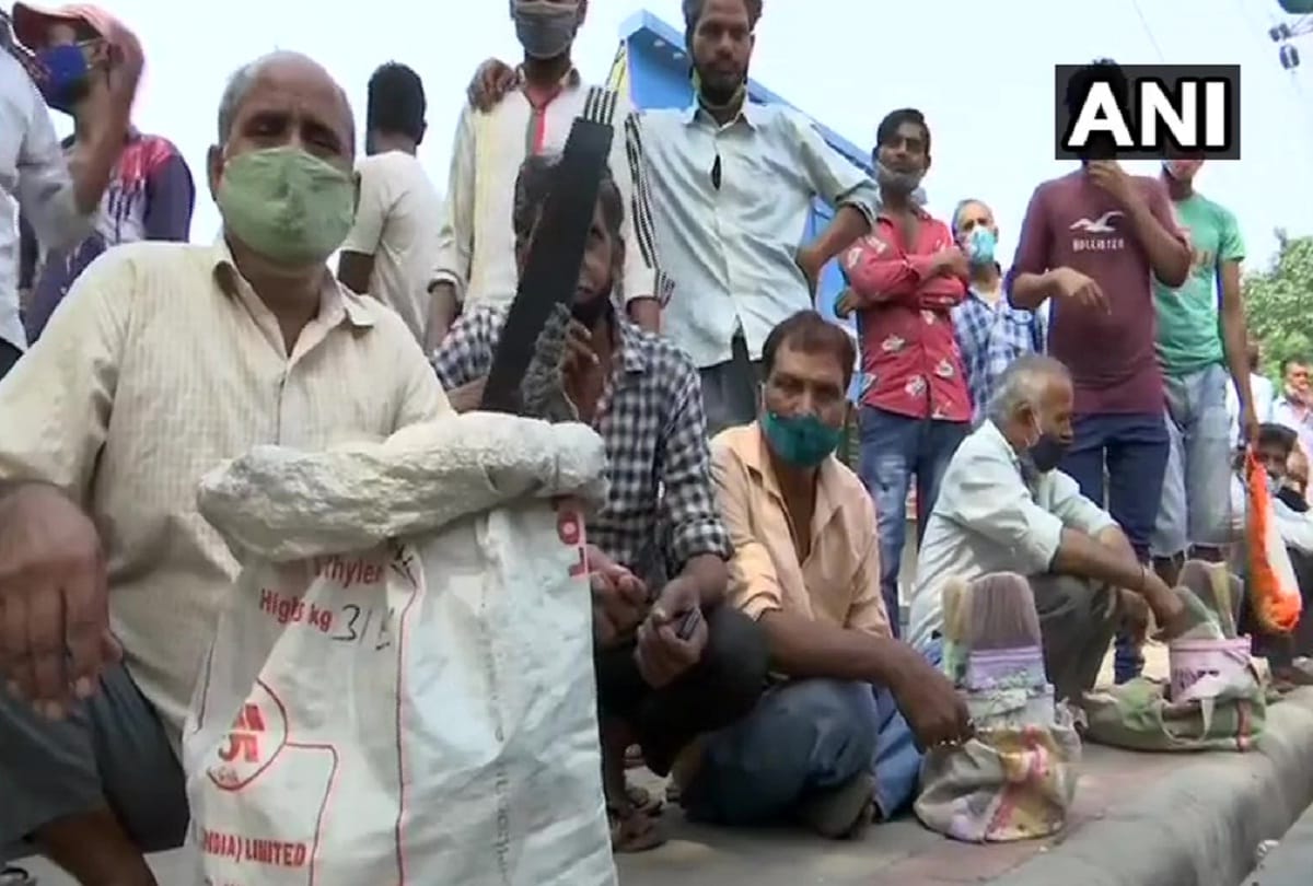 Daily wage labourers are struggling to find work amid pandemic dont have food to eat