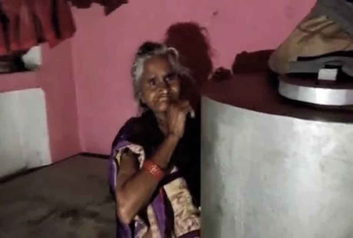 Etawah: Seeing vaccination, a woman ran away, hide behind a drum for an hour