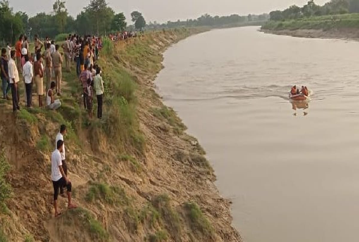 Two students drowned in river three saved by villagers in gorakhpur