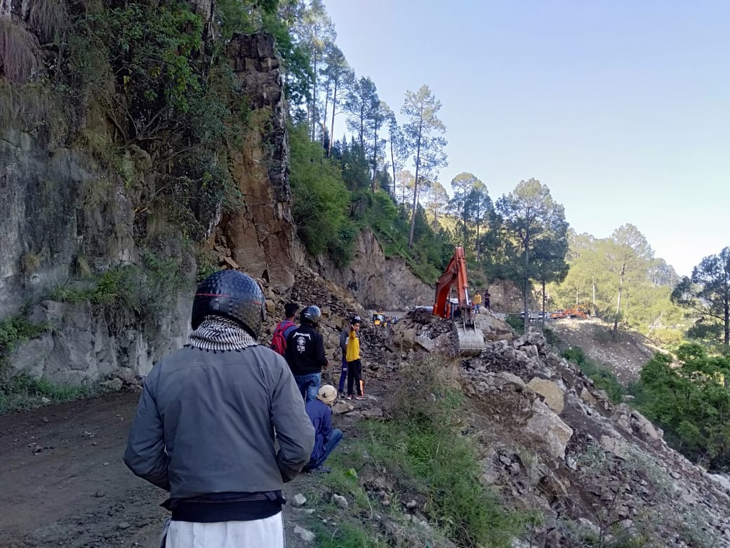 Uttarakhand Weather Forecast Today Updates in Hindi: rain and snowfall alert for four days yamunotri highway closed