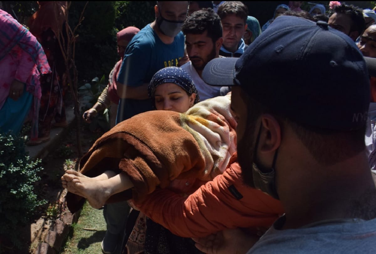 Jammu and Kashmir: The body of a missing four-year-old girl found in the jungles of Budgam, the condition of the family is bad.