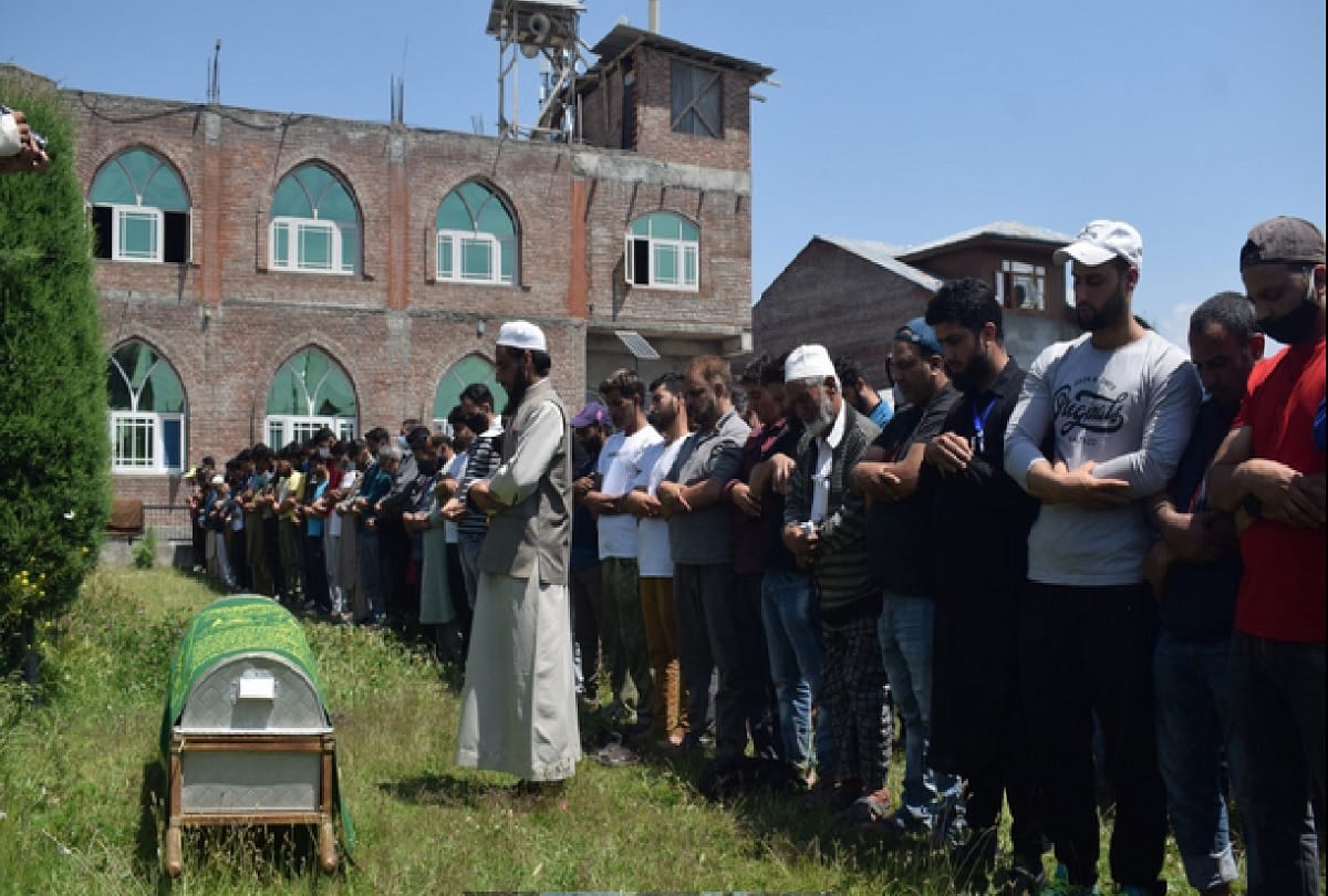 Jammu and Kashmir: The body of a missing four-year-old girl found in the jungles of Budgam, the condition of the family is bad.