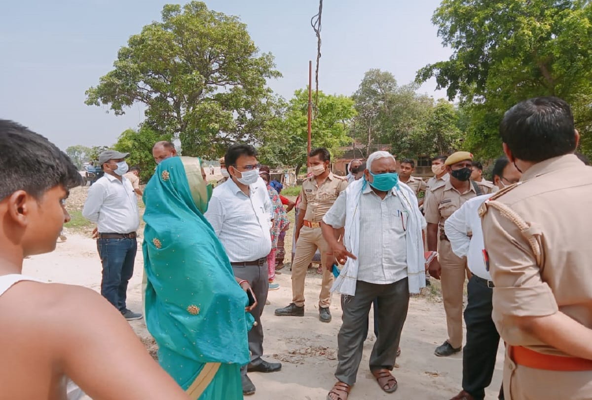 Farmers protest for his land compensation stopped the work of four lane road construction in mau