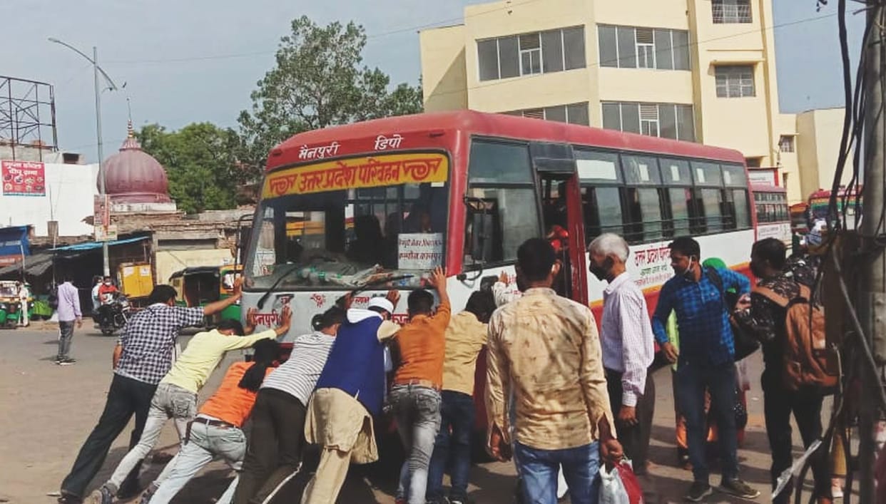 There was chaos due to the failure of the brakes of the bus