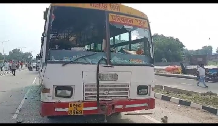 Demand for martyr status Villagers vandalized many vehicles including roadways buses on varanasi ghazipur road now police take action