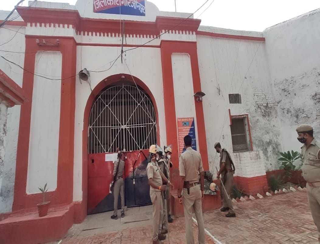 Jaunpur district Jail Ruckus Prisoners chaos many occasions in the past know Jaunpur jila jail history