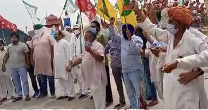 Farmers will burn copies of agricultural laws today