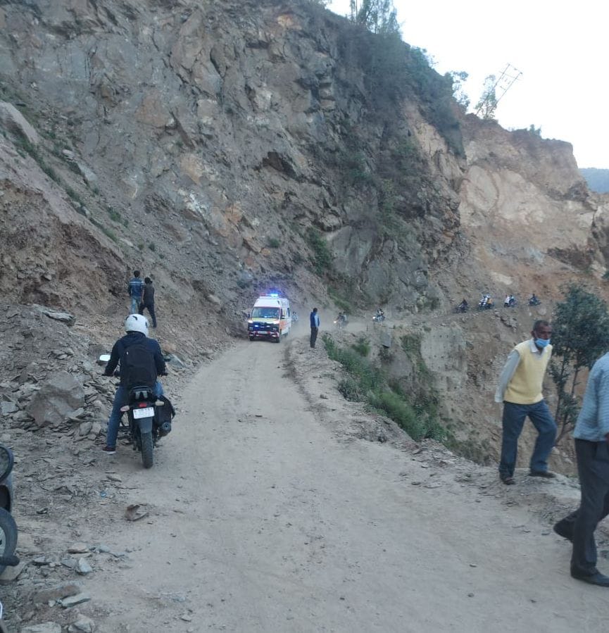 Rudraprayag-Gaurikund highway blocked for 9 hours in Narayankoti