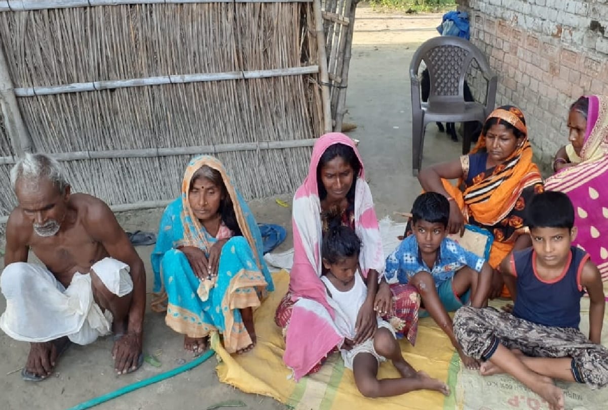 Within eight hours two real brothers died in different ways at Kushinagar
