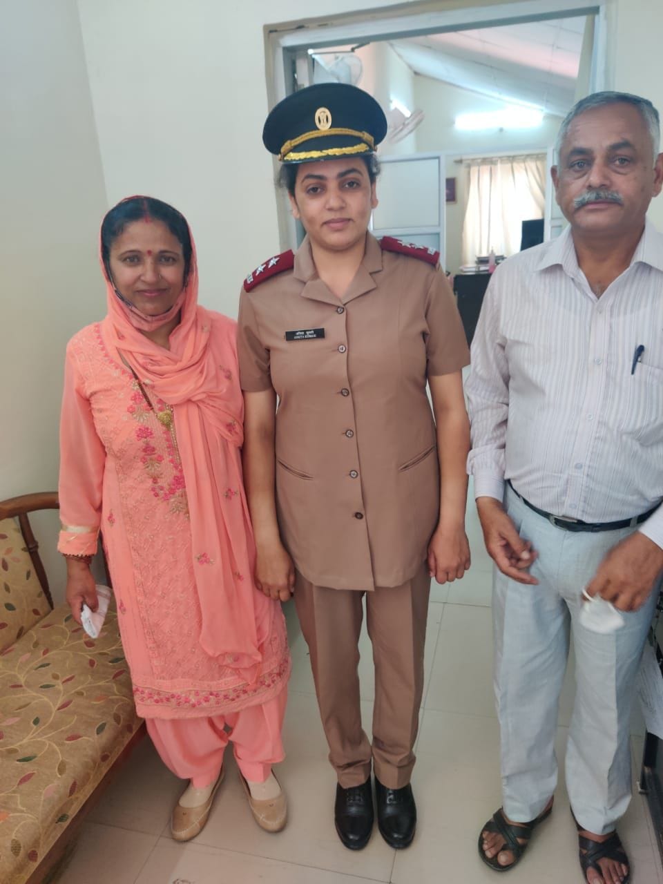 Bijri's daughter-in-law and Jhanduta's daughter Ankita Thakur became a lieutenant in the army