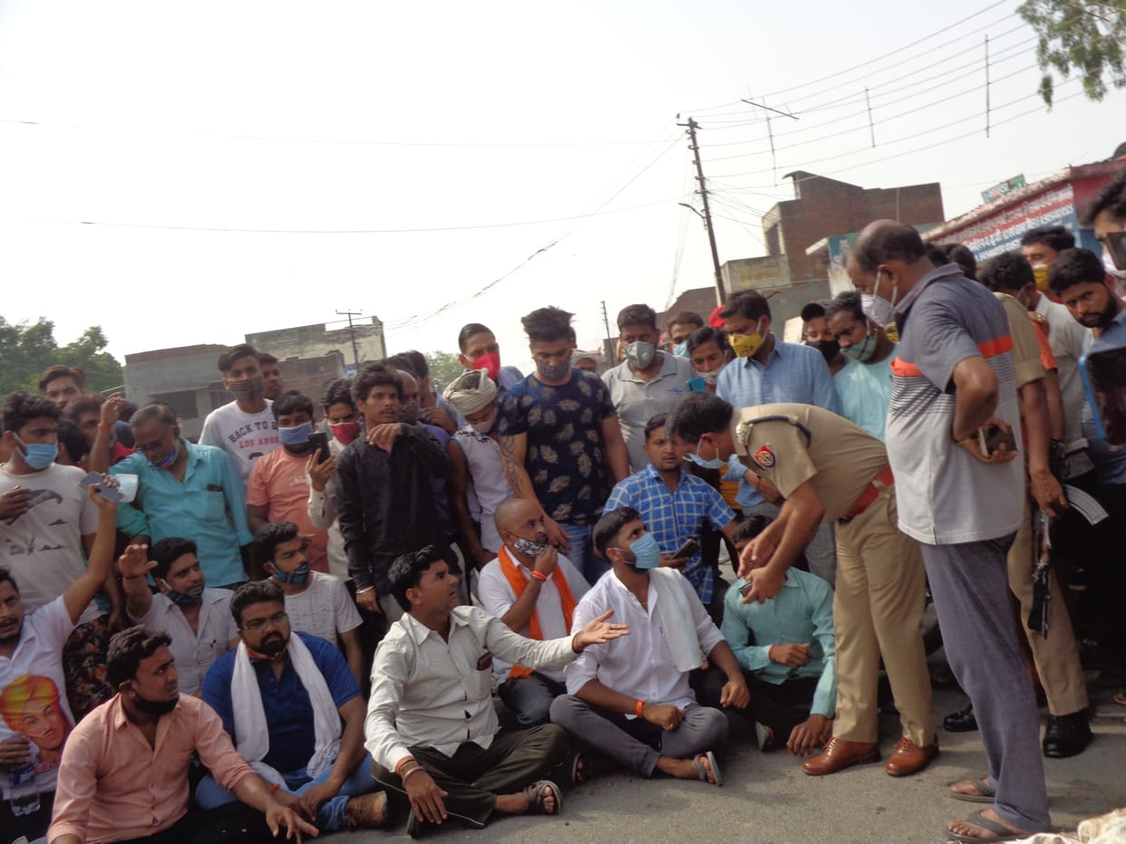 protest of bajrang dal workers
