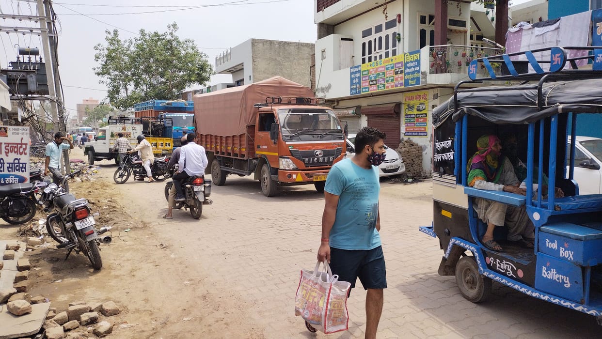 Troubled colonists jammed due to sewer overflow on Bhiwani Road