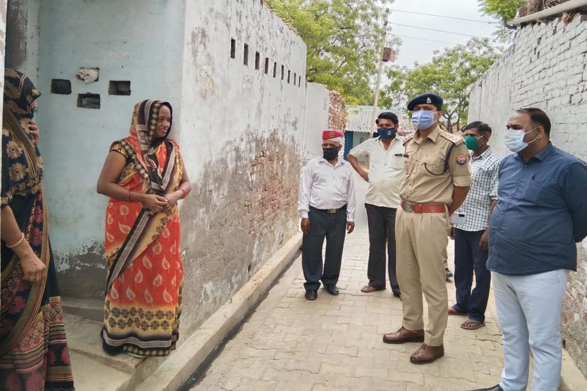Police and administrative staff reached village Paharpur