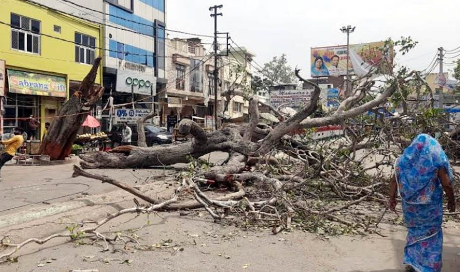 kasganj news,electricity breakage,gandhi murti,gandhi murti kasganj,nadrai gate kasganj