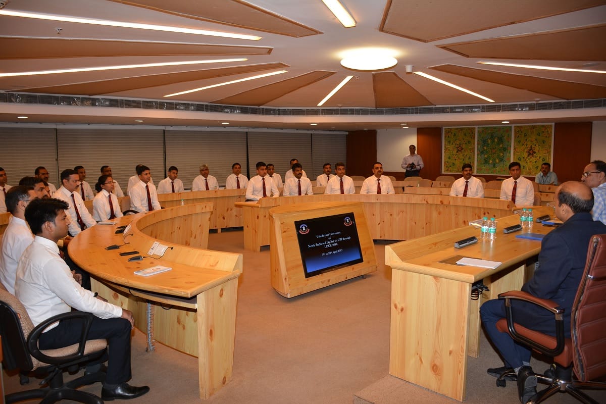 CBI officers will no longer be seen in jeans t shirts and sports shoes orders received to wear formal clothes