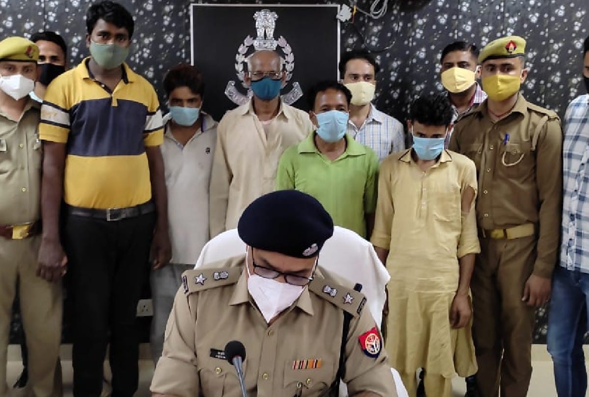 Police busted illegal arms factory and five accused arrested in firozabad